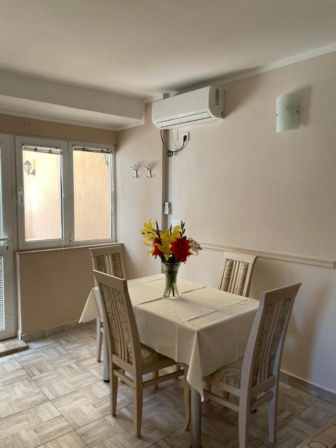 Apartman Pijavica Bijela Εξωτερικό φωτογραφία